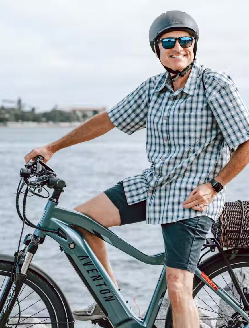 Level.2 Ebike Lifestyle Shot 4