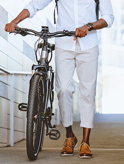 Level Ebike Lifestyle Shot 2