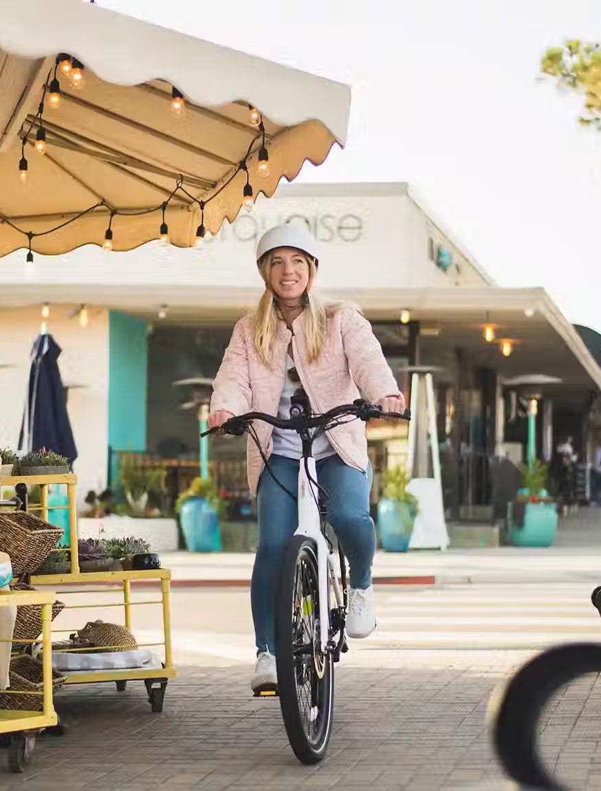 Pace 350.2 Step-Through Ebike Lifestyle Shot 3